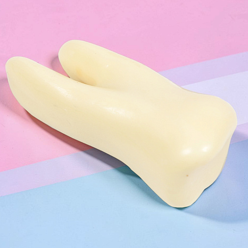 "Зуб" скульптура белый шоколад