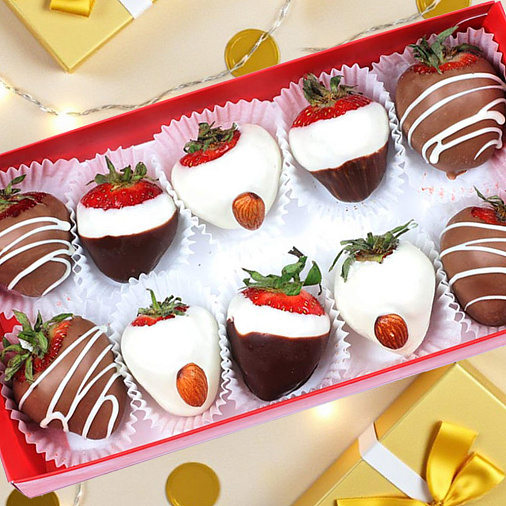 Свежая клубника в шоколаде с миндалем набор 320г