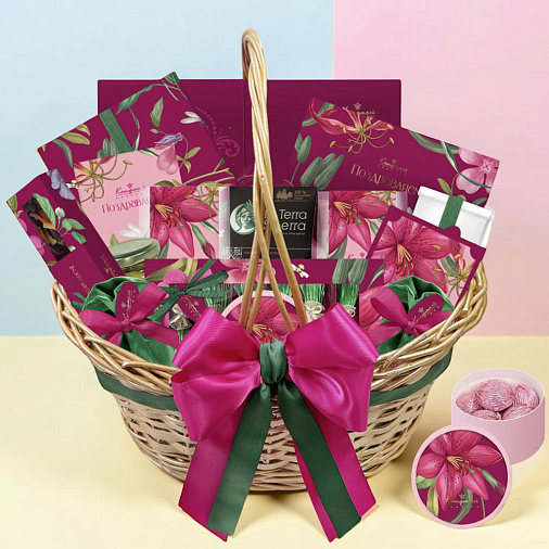 "С праздником Ураза-Байрам" корзина подарочная: шоколада, драже, конфет ручной работы(бордовая)