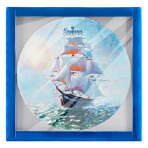 Картина медаль с изображением корабля шоколад белый фигурный с декором 700г