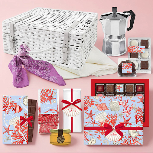 Подарочный чемодан: шоколад, драже, мармелад, мед, кофе, шоколадные конфеты ассорти