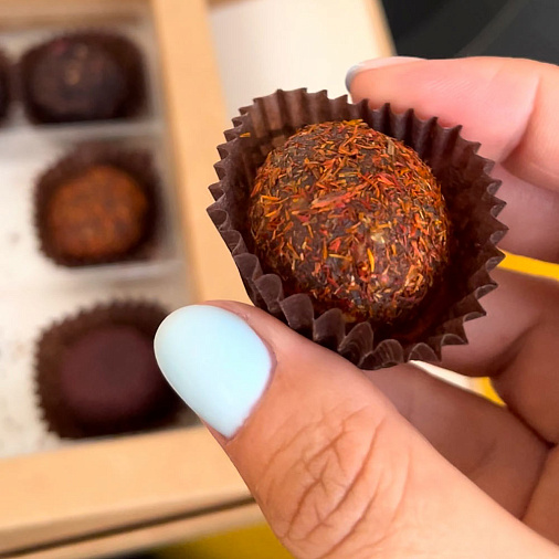 Финиковый трюфель сафлор, кофе и цедра апельсина 100г