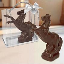 "Конь на дыбах" скульптура шоколад молочный 750г