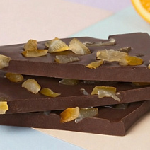 Горький шоколад с цукатами апельсиновых корочек (ломаный)