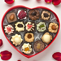 Набор конфет ручной работы cердце красное