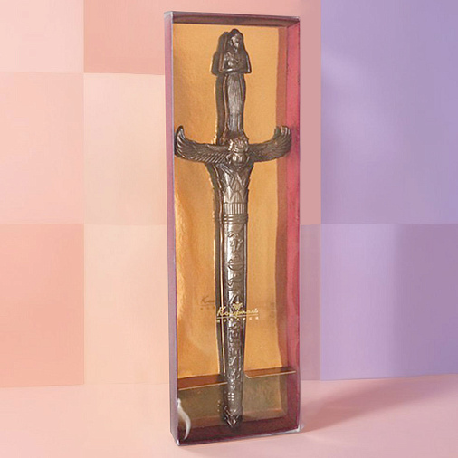 "Кинжал" скульптура молочный шоколад