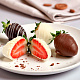 Свежая клубника в шоколаде набор 320г красный