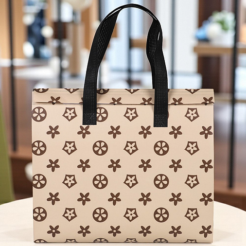 Термопакет бежевый с рисунком 32*27*15 (застежка-липучка многоразовая)